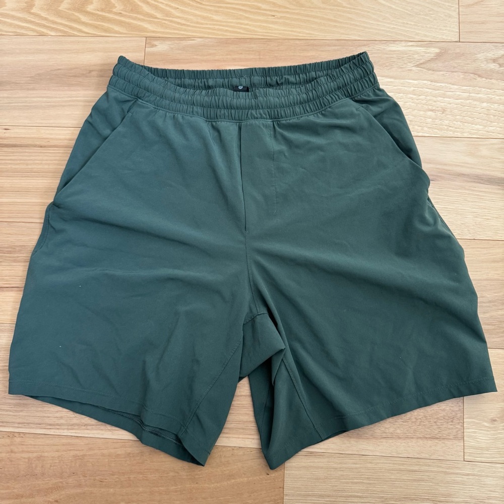 Lululemon men’s Pace Breaker Short 7" (sz small), spruce green